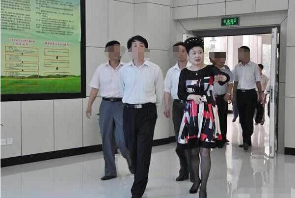 美容 400万美容，50万填充臀部，30万回颜针，美女贪官整形有多离谱