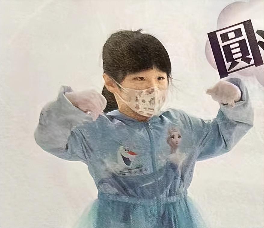 黎明开个唱，妻女到场欣赏，阿Wing陪5岁女儿与台上黎明秘密互动