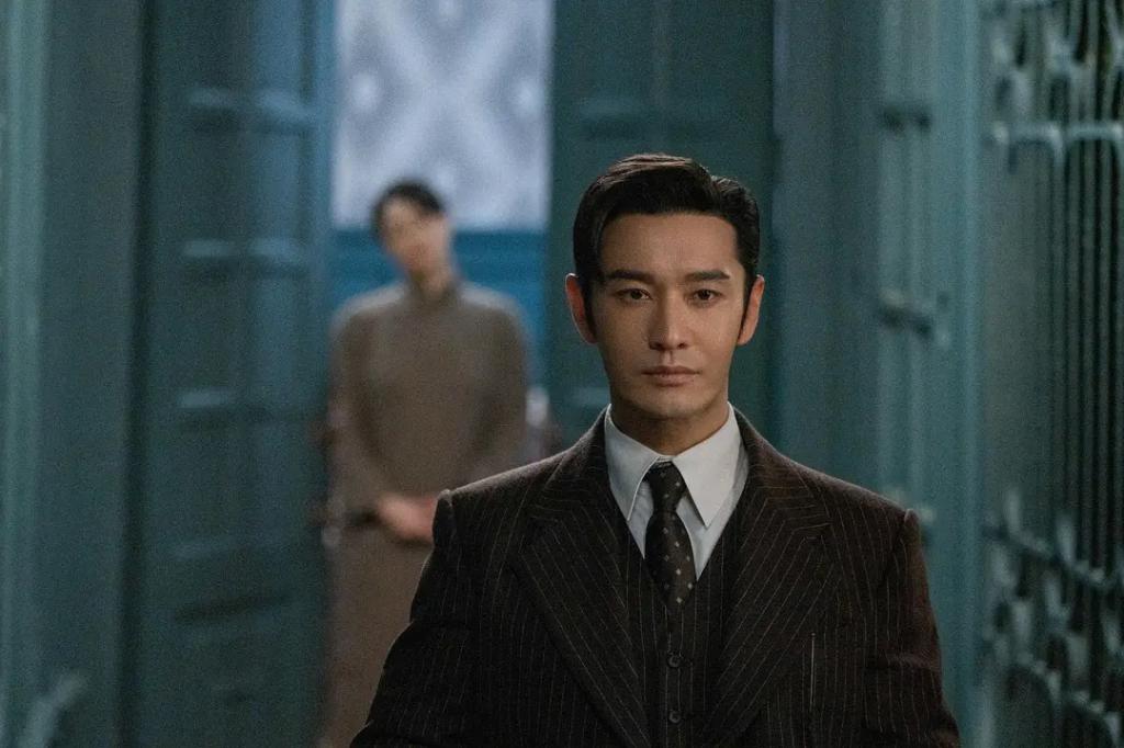 黄晓明豪宅内景曝光，古董级别紫砂壶摆满墙，知情人：还有更贵的