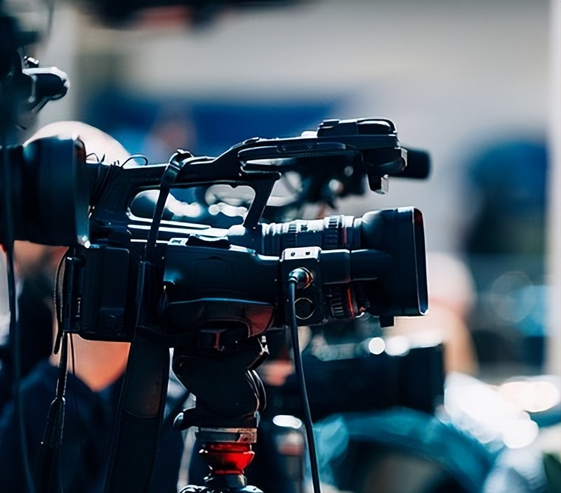 素素|只因吃完素面涨价“1元”,男子暴怒砍死路边摊老板!