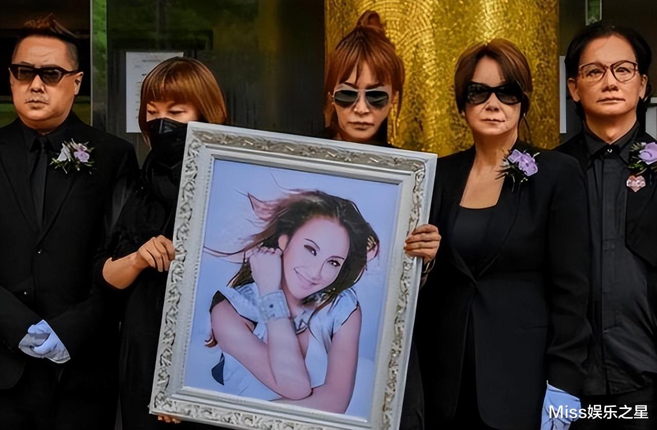 李玟的骨灰将在月底安葬，近40亿遗产已做分配，外籍丈夫不会参与