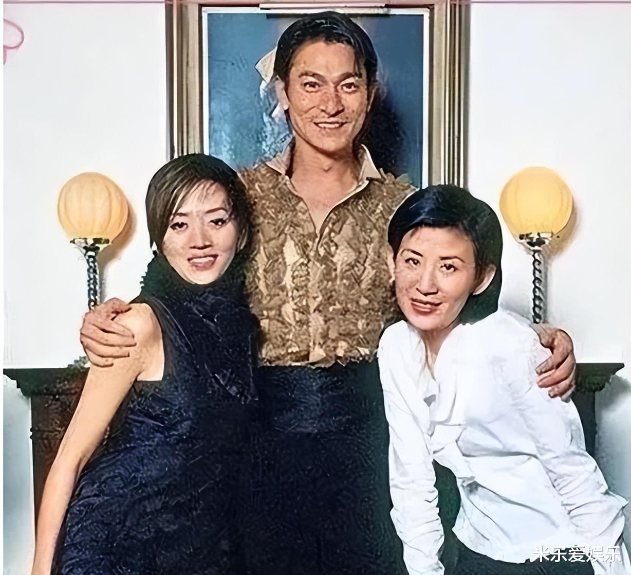 2003年，梅艳芳在临终之前，多次嘱咐：“我死都不见那两个人！”