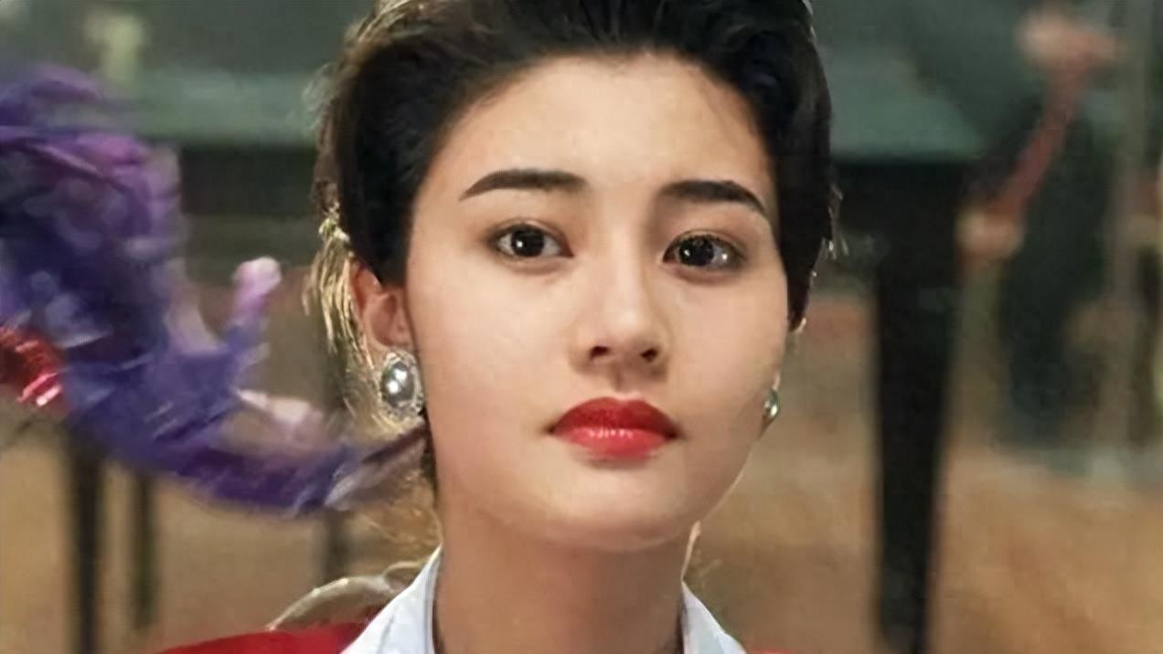 蛇蝎美人李嘉欣紧急住院送进ICU，网友却怒骂她活该，她做了什么？