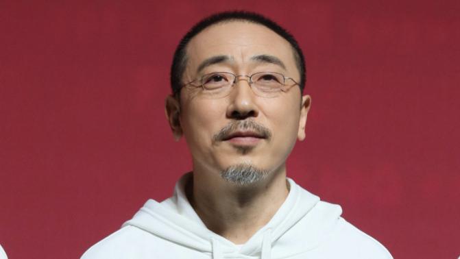 宁理|宁理：曾吃10年软饭，50岁演变态走红，成名背后最感谢3个女人?