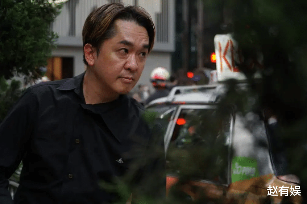 养3个女友，每人每月给50万工资，一周轮流陪2天，剩一天休息