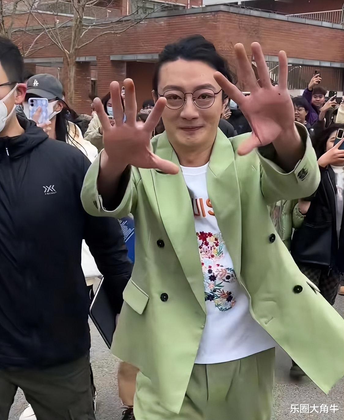 走红10个月后，回看“高启盛”苏小玎如今的处境，李连杰全说对了