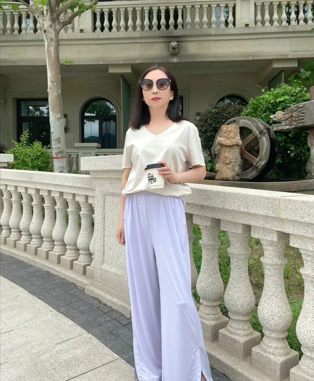 发型 女人上了年纪发不过腰才好看！精致优雅显气质，时尚减龄又有品味