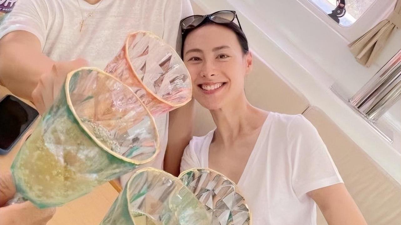 |曝梁洛施和李泽楷秘密复合，两人低调相处1年！梁洛施回应了