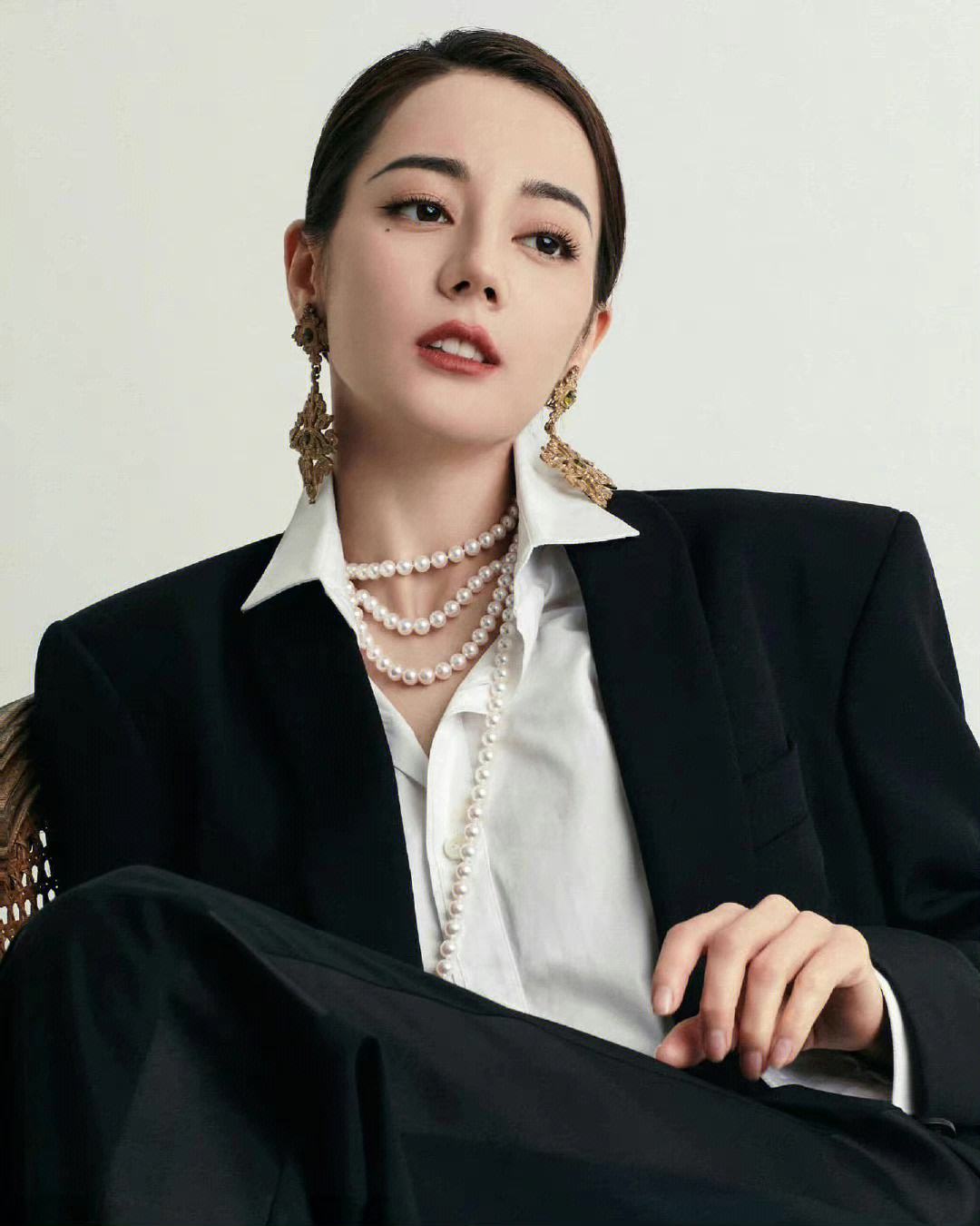 杨幂|北京这一夜,撕开了杨幂“伪资本”的面具,奋斗12年原来不是老板