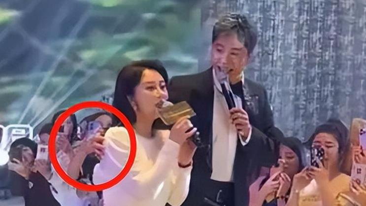 毛宁|他8次上春晚，后作死被捕入狱，今54岁无人问津，老搭档也断了联系
