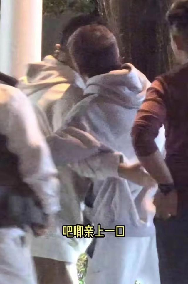 陈羽凡|陈羽凡遭遇车祸！驾驶百万豪车违反交规，淡定给钱私了走人