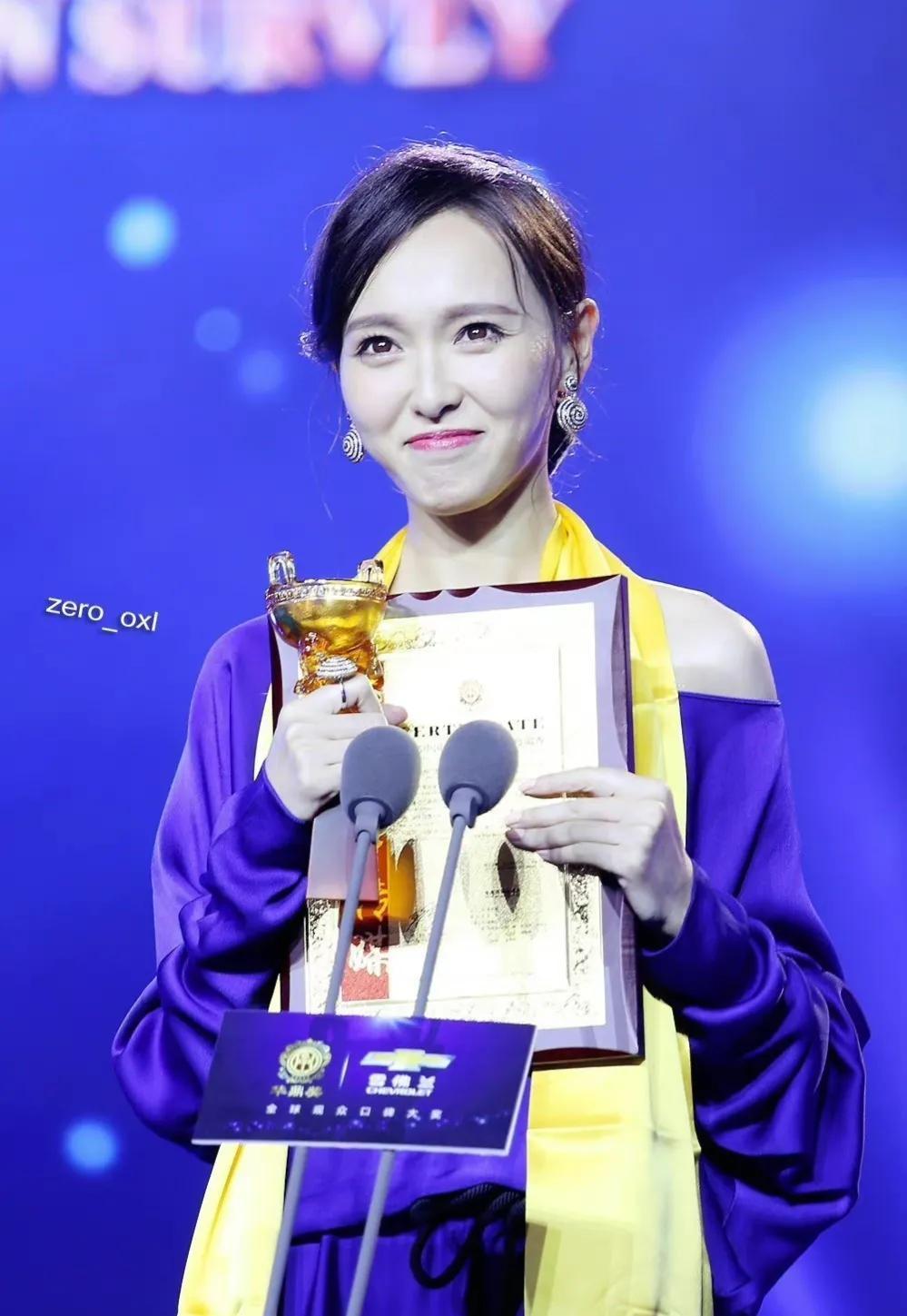 唐嫣|唐嫣获二级演员,与罗晋平起平坐,却被吐槽演技不佳德不配位