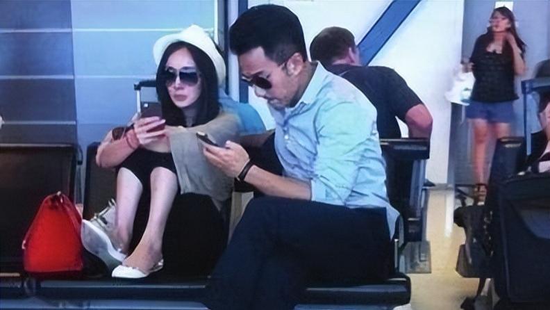 连人民日报都看不下去了，点名批评明星素质低，肖战杨幂接连中招