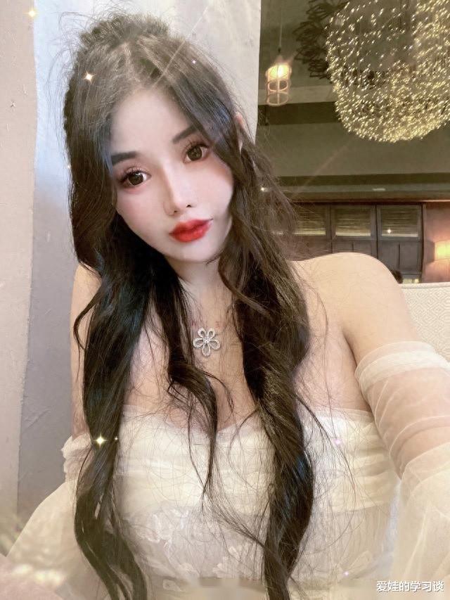 上海00后整容狂人:4年花600万“削骨”,如今模样大变还泪腺失控