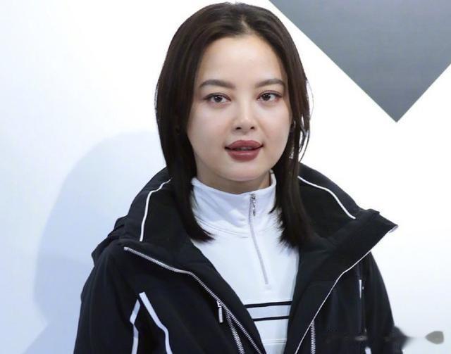 巩俐 “颜值说没就没”的4位女星，带妆都貌美如花，卸妆：大妈你是谁