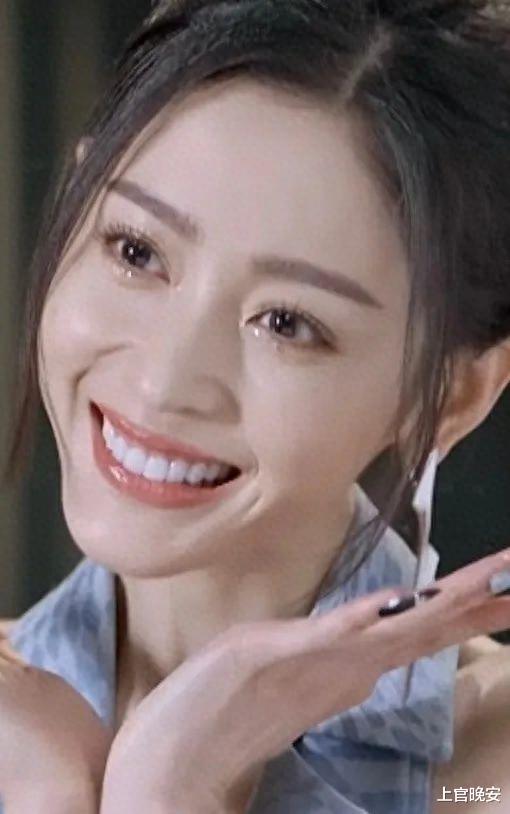 没眼看!嘴包不住牙,嘴凸,演戏难看,明星能不能放弃烤瓷牙审美
