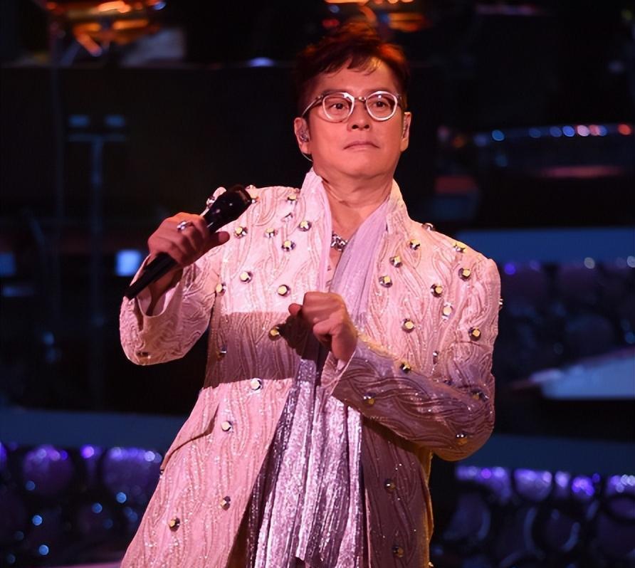 “歌王”谭咏麟告诉妻子:10亿家产可以给你,但外边儿子必须要回家