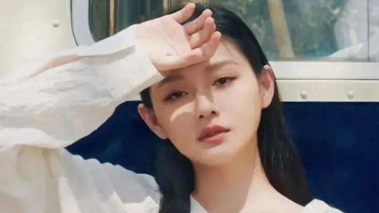 大S终于露面了，支持具俊晔画展，却素颜发福不敢跟老公同框合影