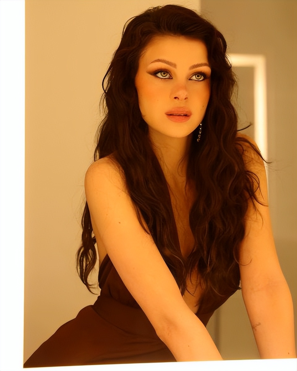 小贝|大布有出息了!一年狂赚4千万好厉害,和老婆闪耀派对妮可拉美翻