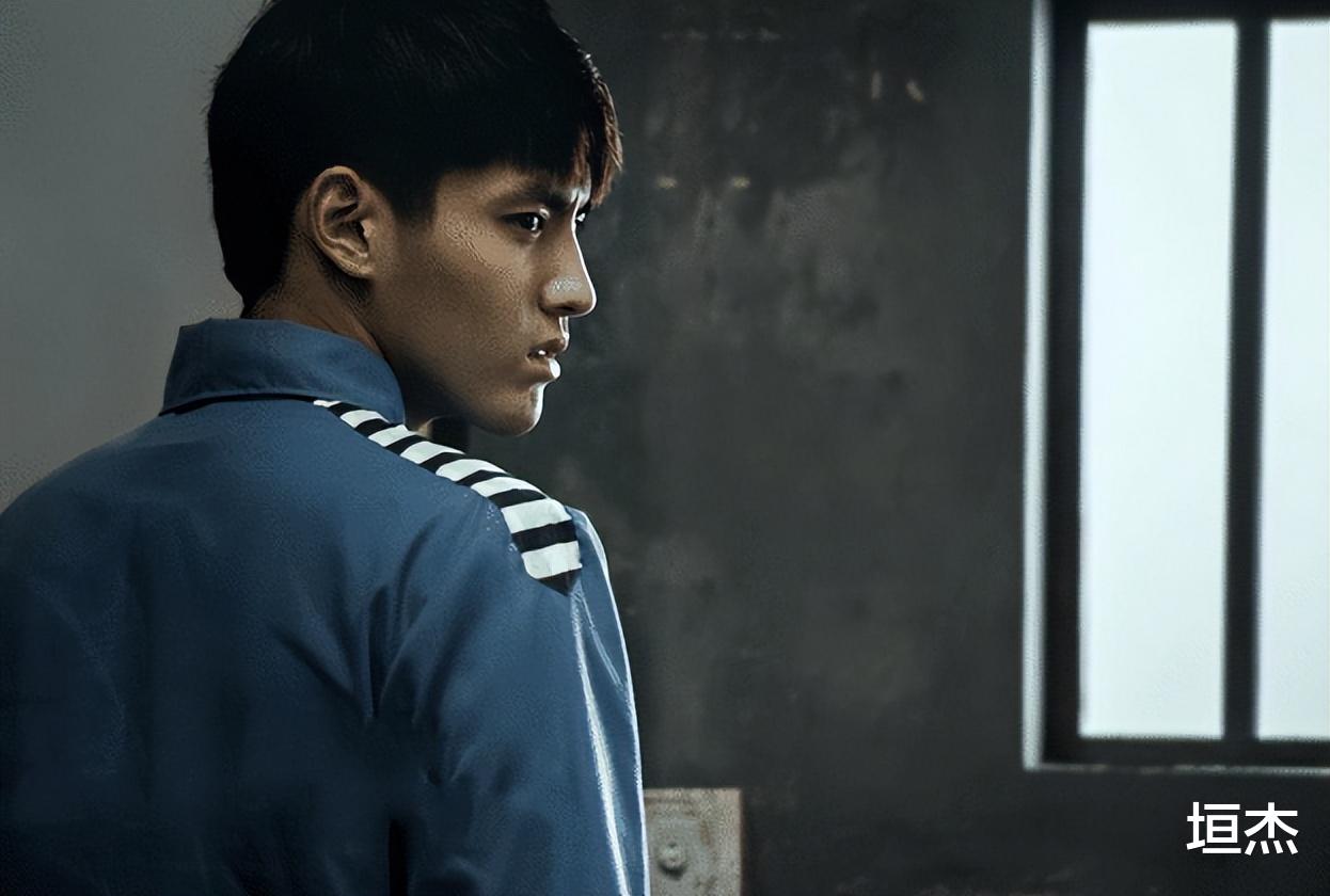 吴亦凡|吴亦凡近况曝光!脸部浮肿变形,有俩保姆伺候,已经成为班长