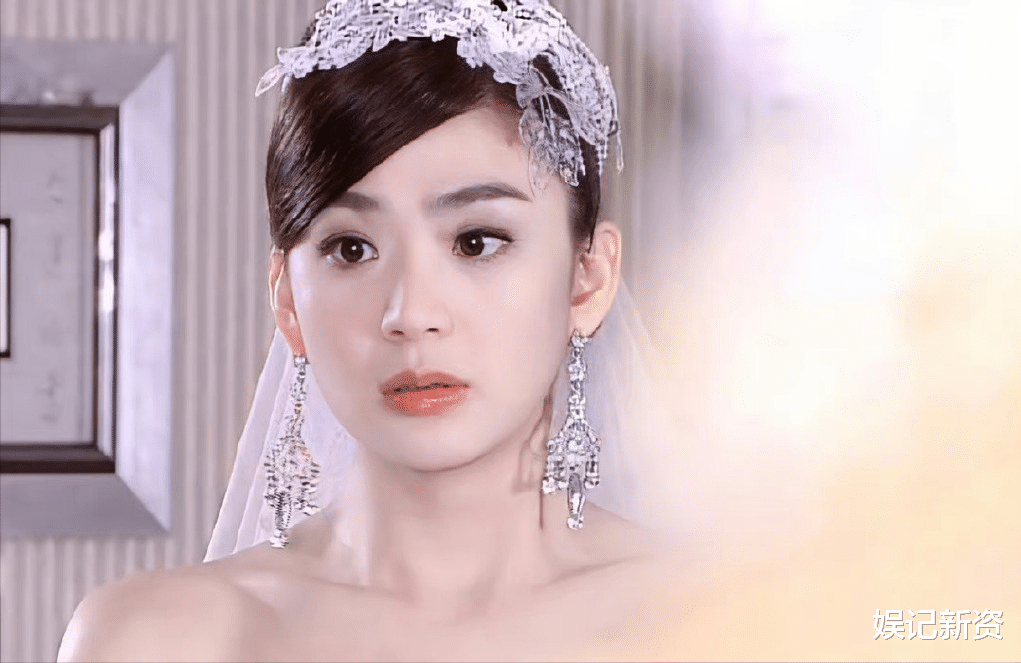 |洪小铃新剧饰演妈妈，采访中官宣与张天霖恋情，从朋友升级为恋人