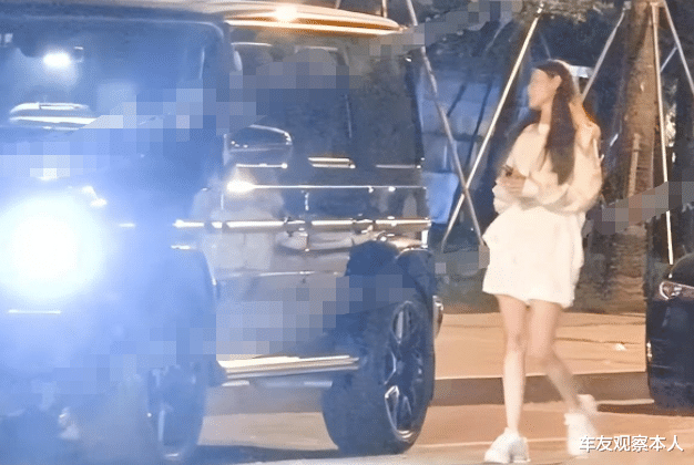 王宝强|40岁王宝强被女友牵着溜街！最萌身高差被嘲像母子，冯清气质大变