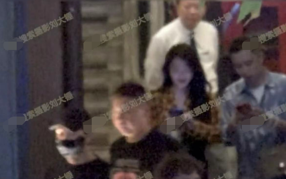 黄晓明|黄晓明被曝新恋情!当街摸新女友屁股,女方曾和baby合照长很像