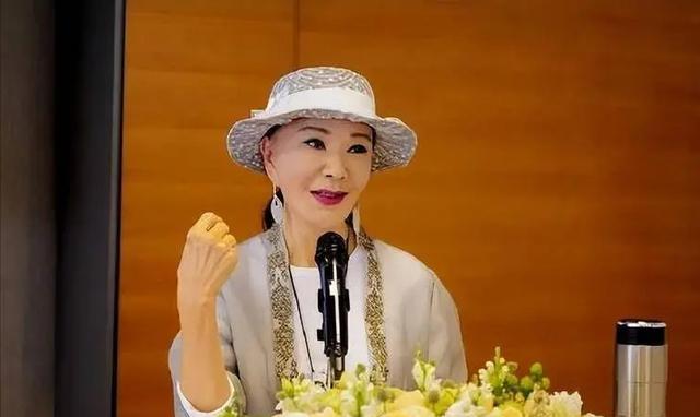 夏台凤:惨遭双性恋丈夫骗婚,被借腹生子,66岁时儿子患癌去世!