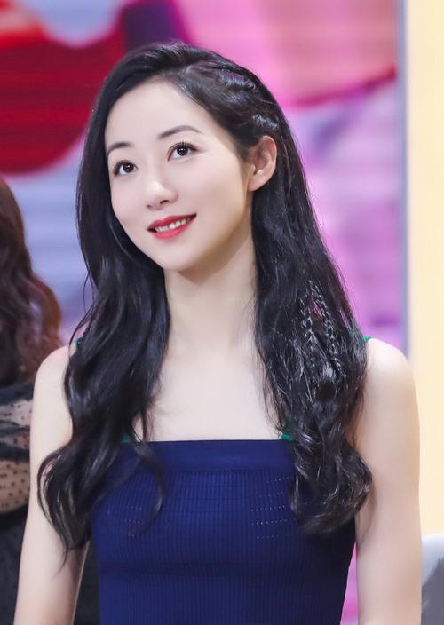 韩雪不再隐瞒,首次公开大自己18岁丈夫身份,难怪韩雪会嫁给他!