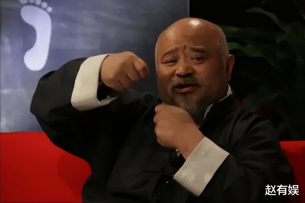 不顾医生劝阻，每天2包烟，顿顿8两白酒的演员李琦，如今变成这样