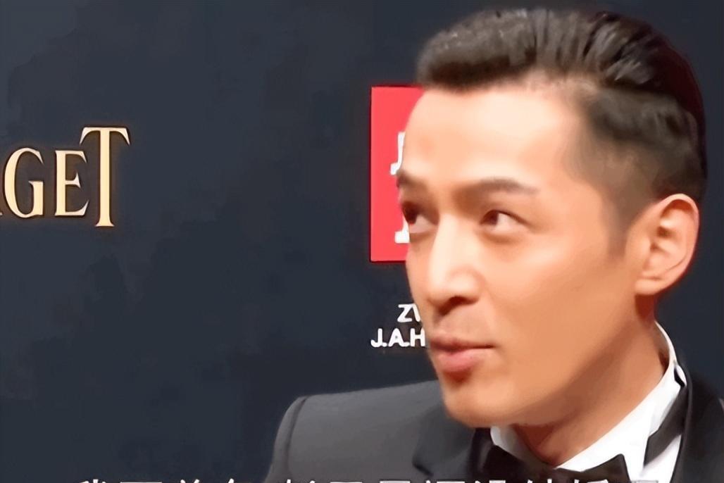 胡歌|胡歌妻子身份被扒!网传21年领证、因猫结缘,女方私生活照曝光