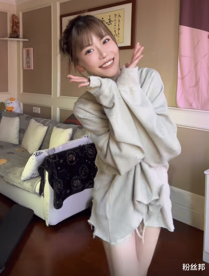 才开始看你“爹”直播？周淑怡人气未受影响，抽奖回馈粉丝被嘲讽