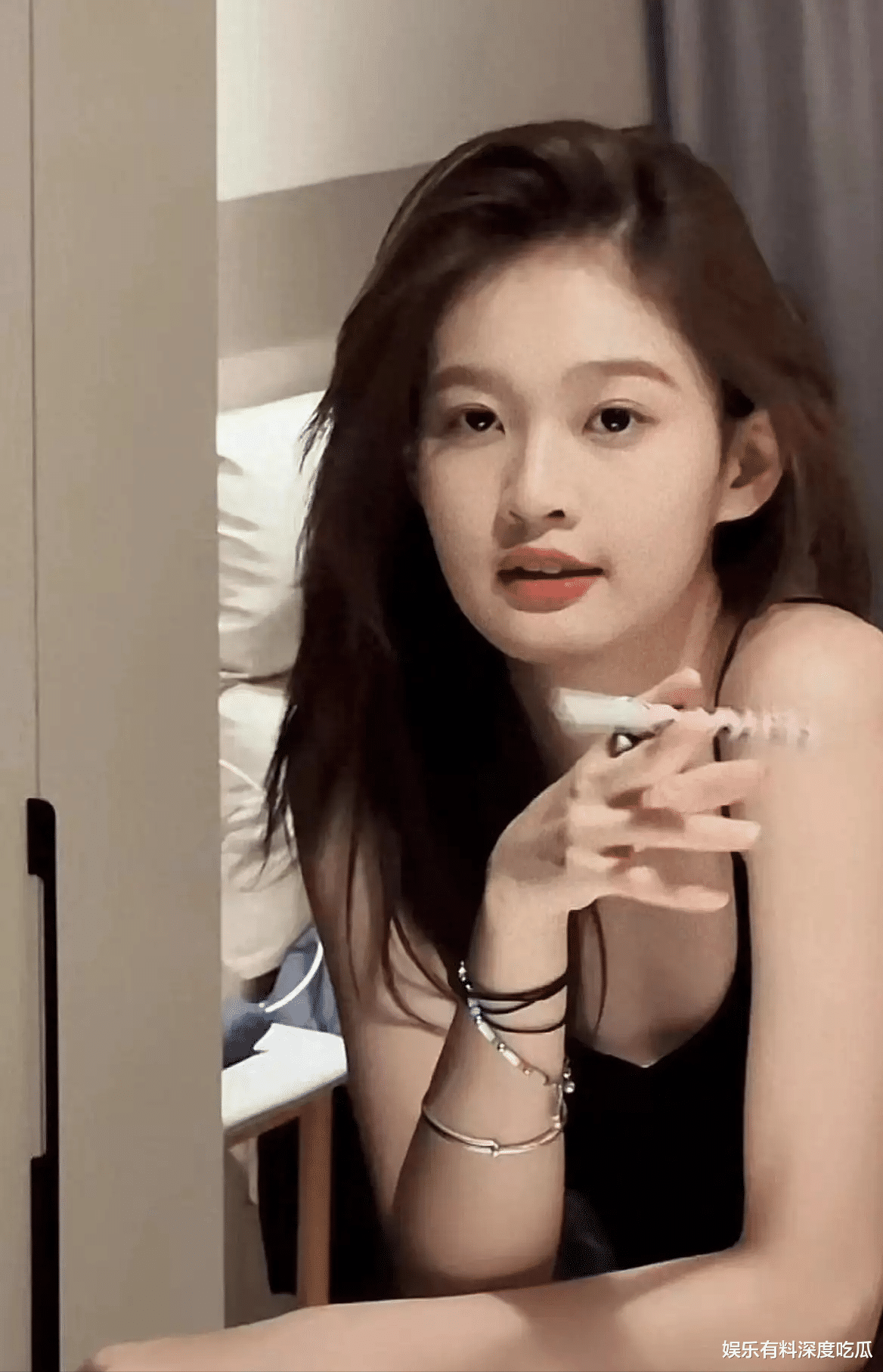 换人如换衣!王思聪和21岁女友进展飞速,高调同居晒甜蜜画面