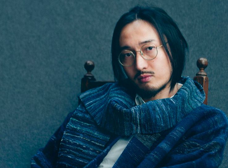 208们两副面孔！清高的王传君刘昊然和彭昱畅给大佬卑微鞠躬敬酒