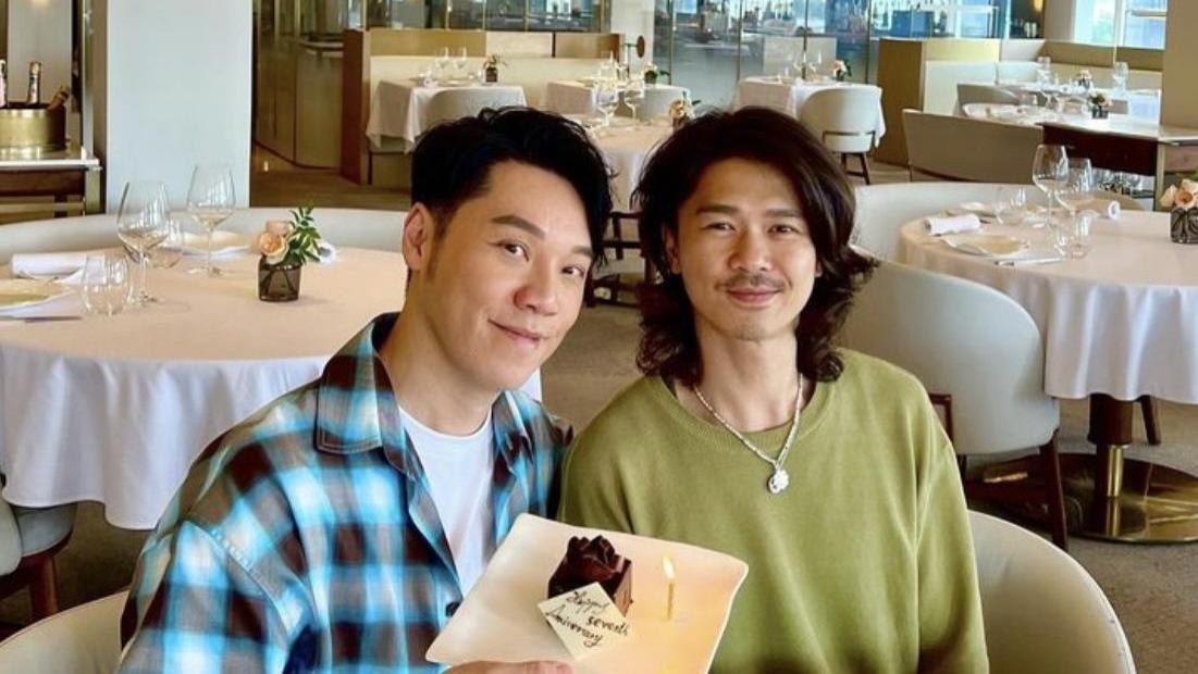 王贤志结婚7周年赴内地庆祝，与丈夫挨肩合照，婚姻已获全家认可