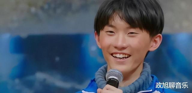 有种倔强叫“颜值天花板”，滤镜一丢就原形毕露，尬吹颜值不羞吗