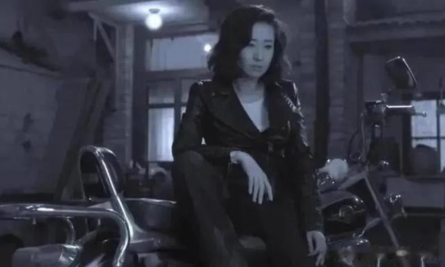 刘敏涛|46岁刘敏涛,人到中年华丽转身迎来事业巅峰