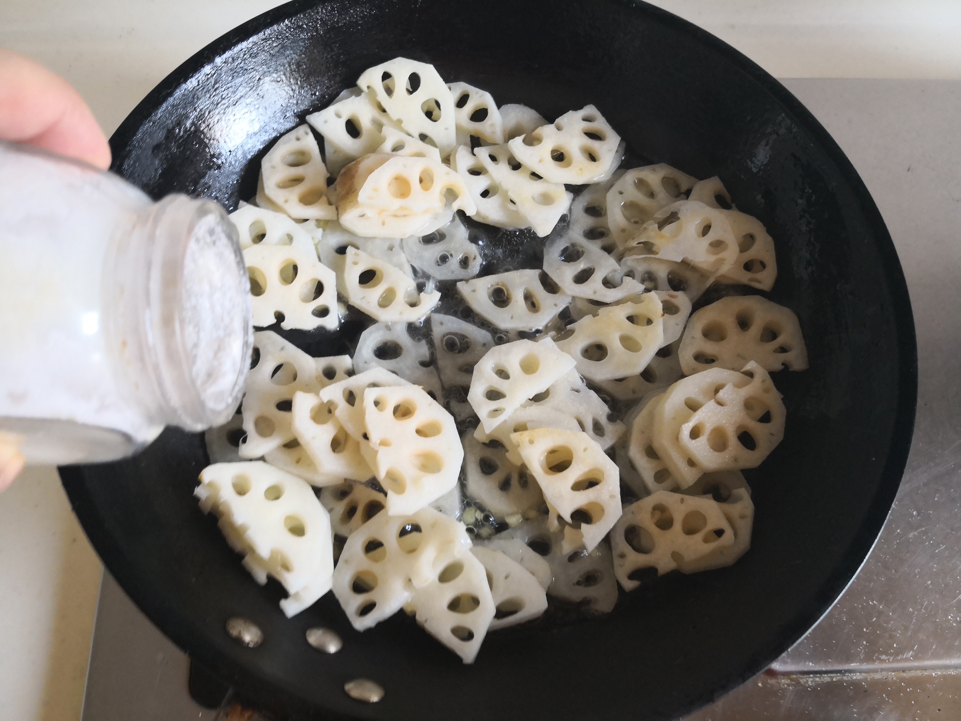 美食教程|今日白露， 俗话说，“白露吃3鲜，一年都安康”，3鲜指啥？该怎样吃？正当季，尊重老传统
