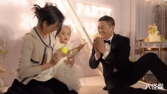 泰勒·斯威夫特|春天生却名叫夏，李亚鹏解释幼女大名，与姐姐李嫣一脉相承好有爱