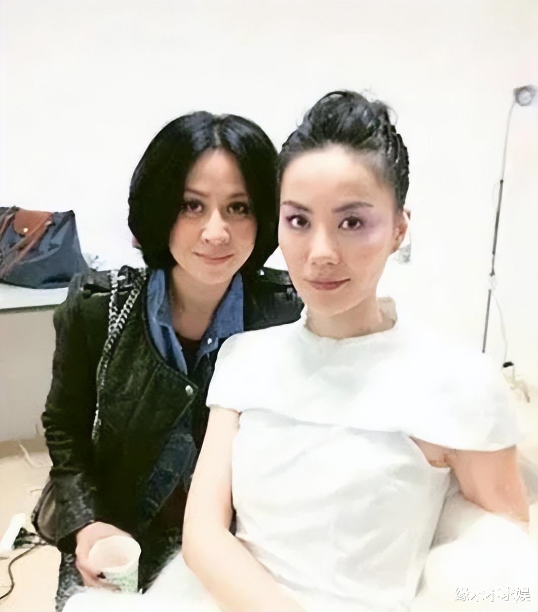 王菲罕和梁朝伟聚会,一个勉强,一个高情商,谢霆锋忙拍戏大变身