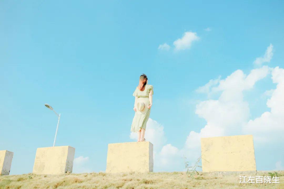 |京圈大公主养了一个京圈小太妹。