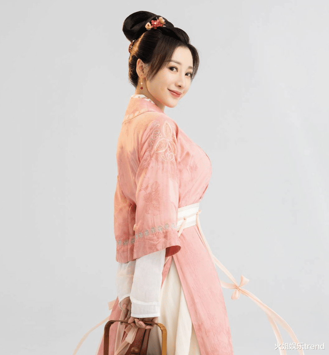 柳岩减肥暴瘦秒变易梦玲？瘦了的性感女星还性感吗？