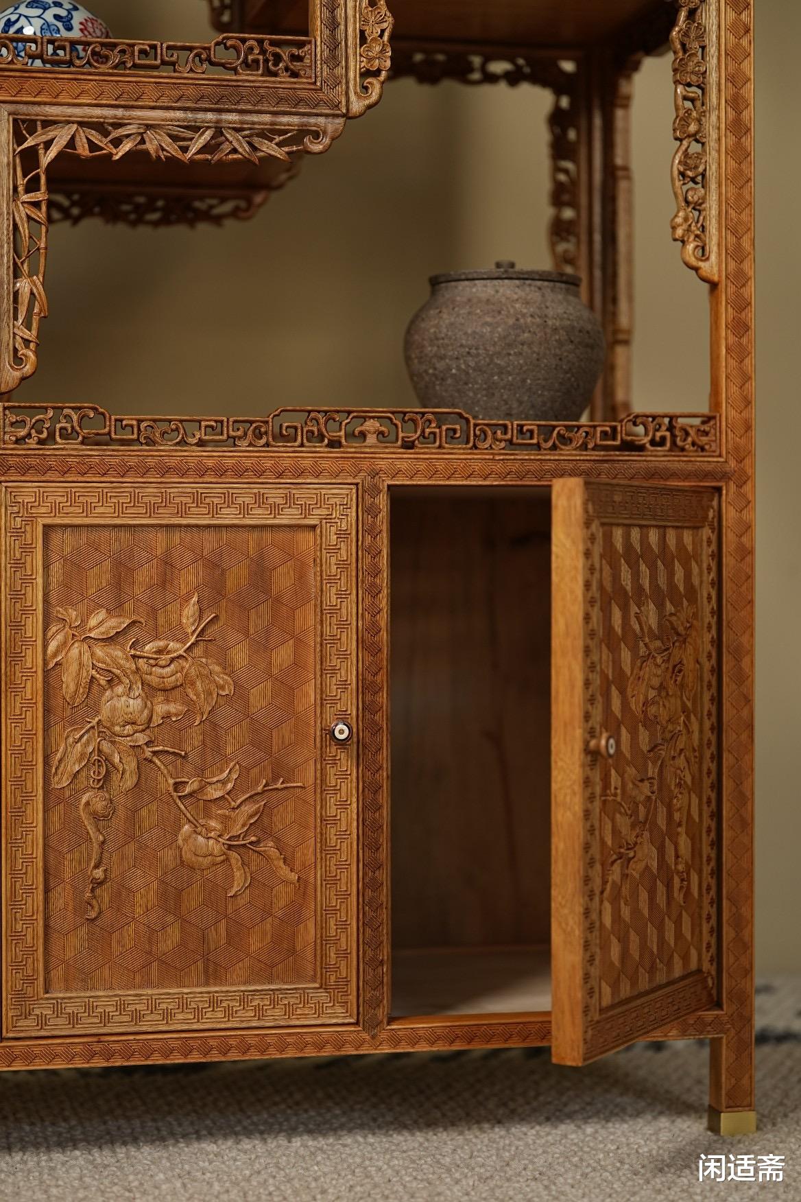 富丽堂皇，金丝楠木，满雕饰案上博古柜