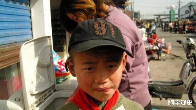 18年网红“杀鱼弟”自尽:喝的不是百草枯,而是对原生家庭的绝望