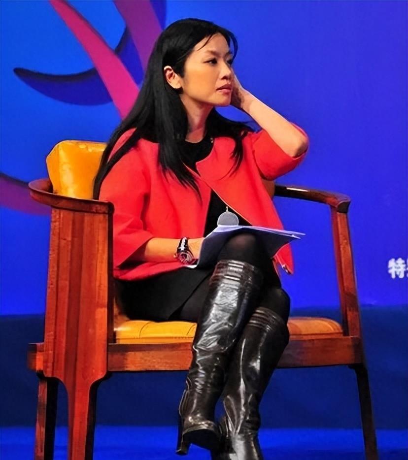 凤凰卫视当家花旦曾子墨：4年连生两个儿子，风光背后的艰辛