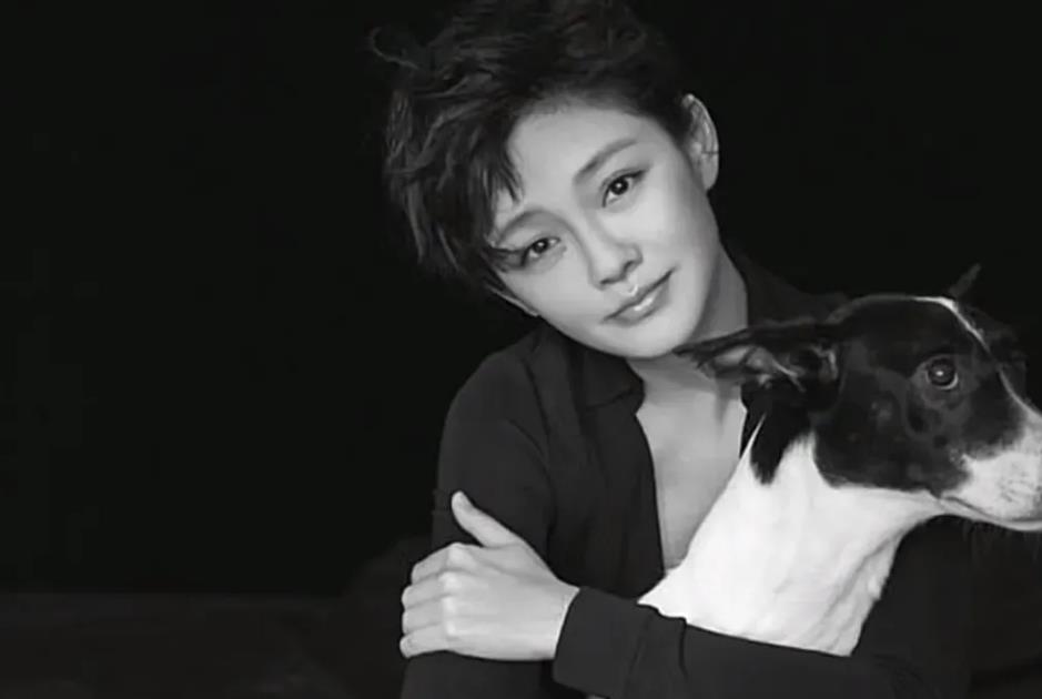 大S 大S剪短发扮嫩拍大片,嘟嘴卖萌