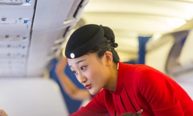 招聘|改行后又高薪招聘？航空公司年薪30万急招空乘，老员工却不想回去