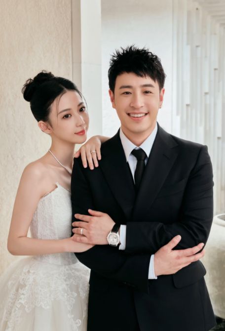 从空姐到天王嫂,合照姿势曝宣云野心!但对方并不想跟她扯上关系