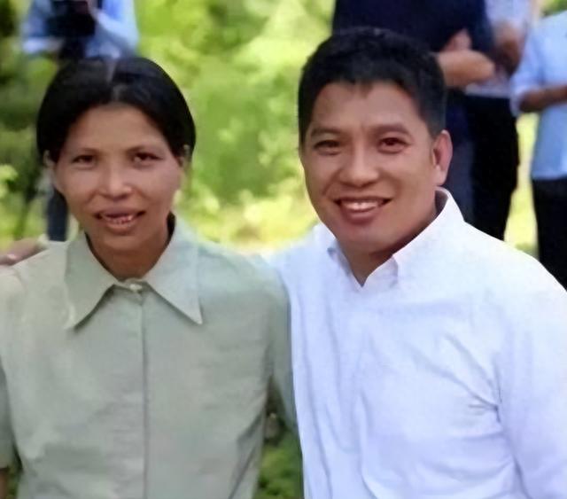 人大学霸伍继红:失业、二婚嫁光棍、成低保户,到底是谁毁了她?