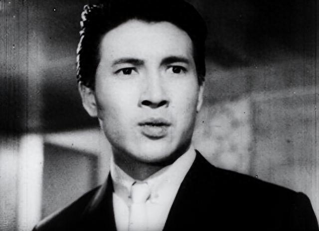 与舒淇假戏真做,枪指刘德华脑袋,害古龙惨死,转身却获金马影帝